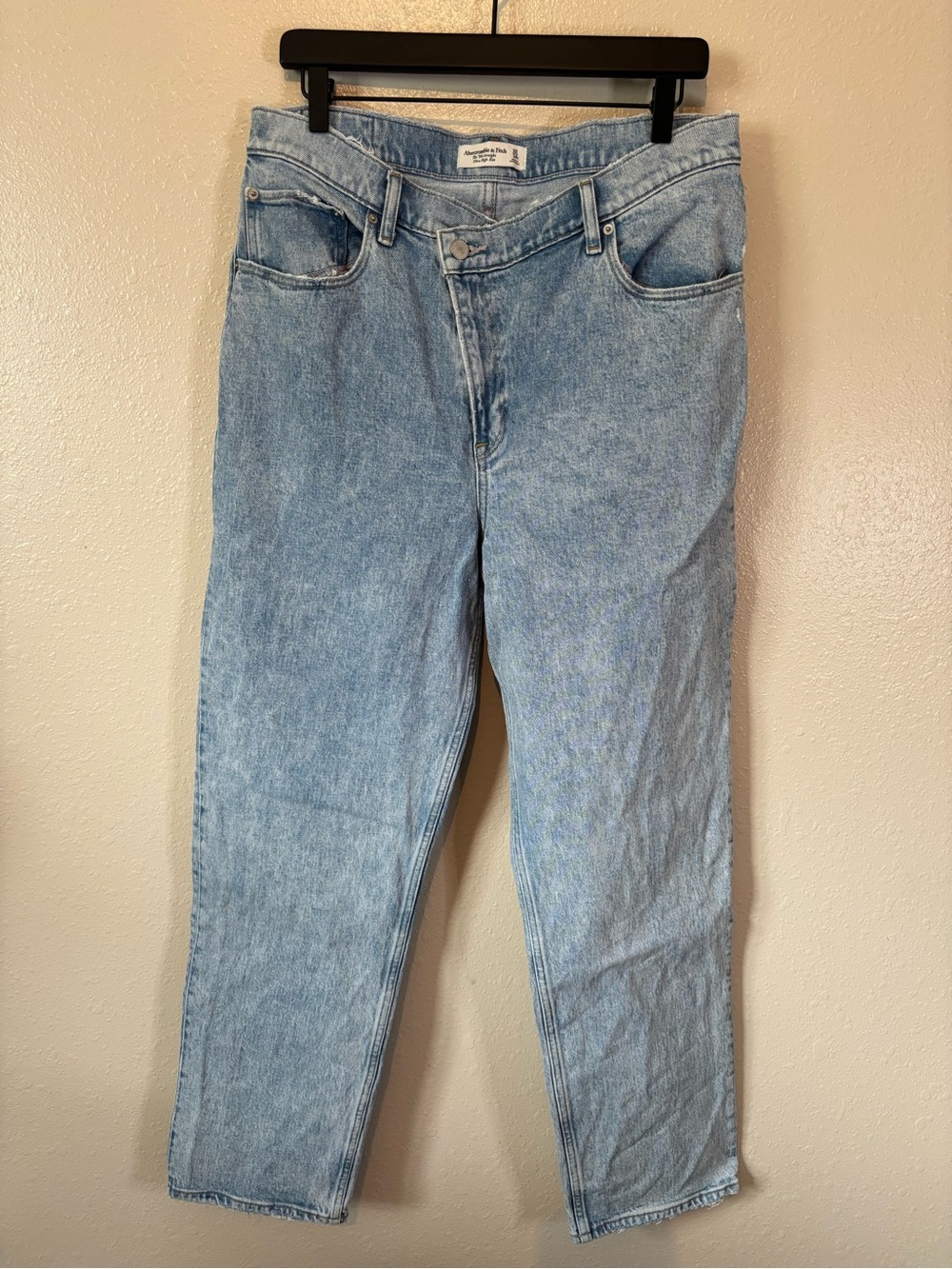 Abercrombie the 90s straight ultra high rise jeans